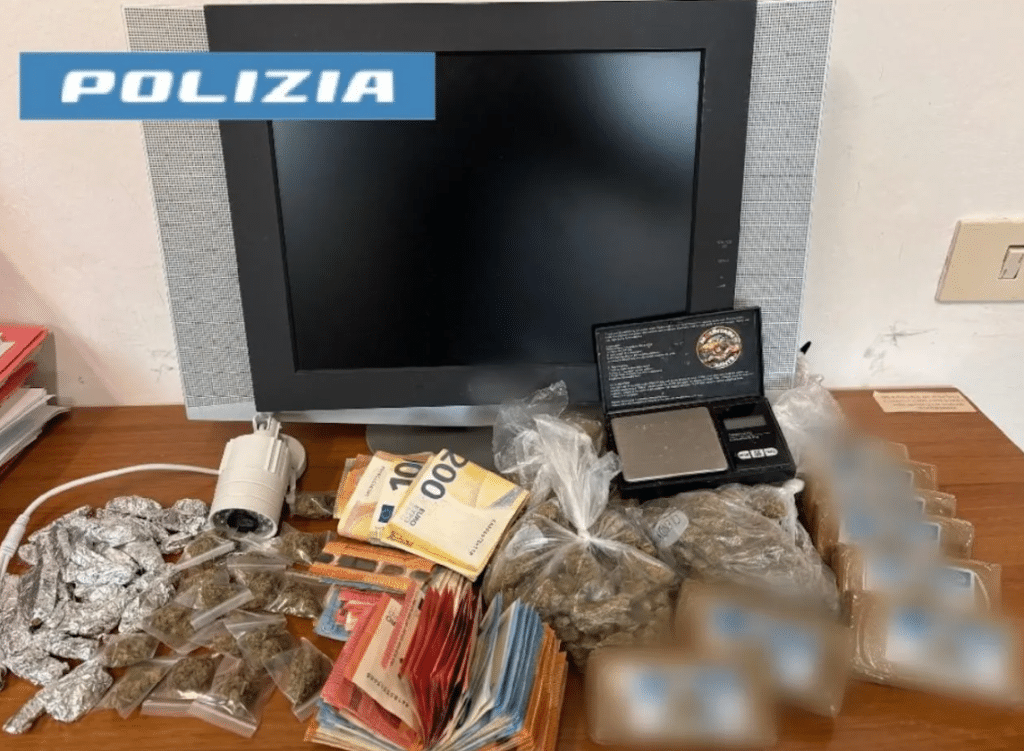 Napoli detenzione stupefacenti arresto