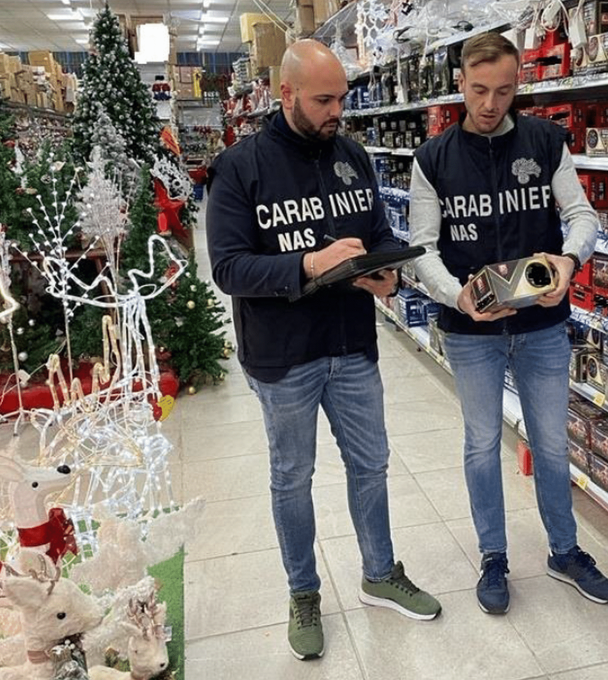 salerno sequestro articoli natale 21 dicembre