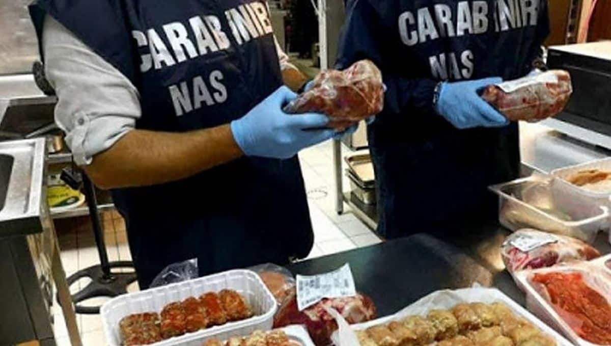 Nocera Inferiore ristorante vendeva cibi surgelati freschi sequestro