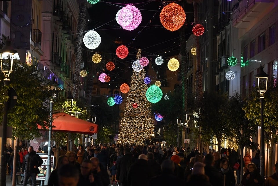 Salerno boom visitatori luci Artista weekend Immacolata