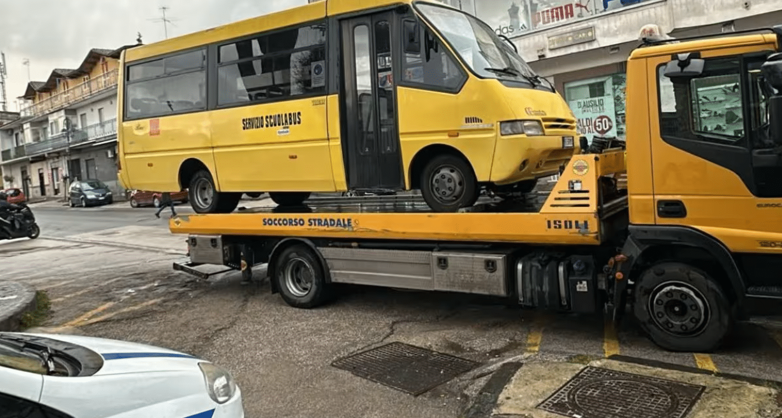 Scuolabus sequestrato Qualiano