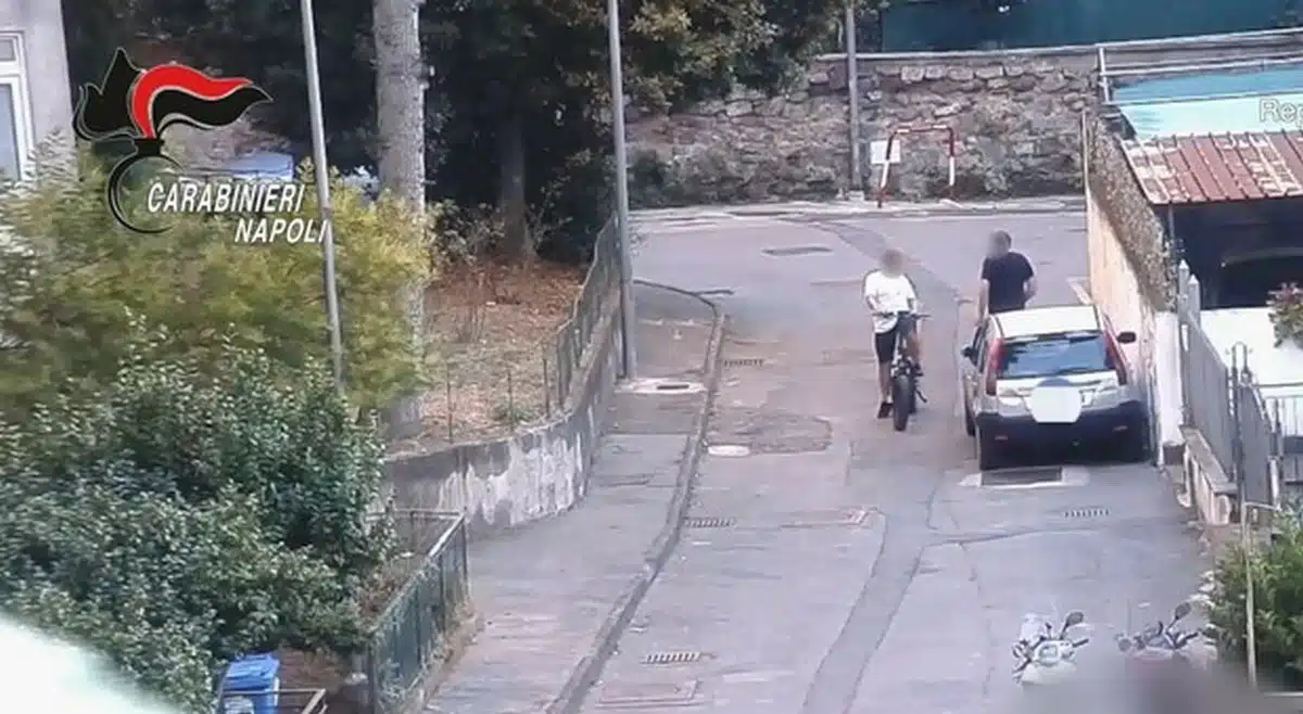 spaccio droga napoli arresti ultima ora 19 febbraio