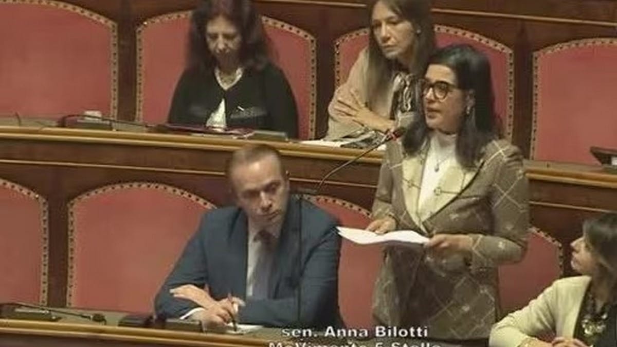 Suicidio all'Università di Salerno, senatrice M5s si commuove: "Basta stigma su salute mentale"
