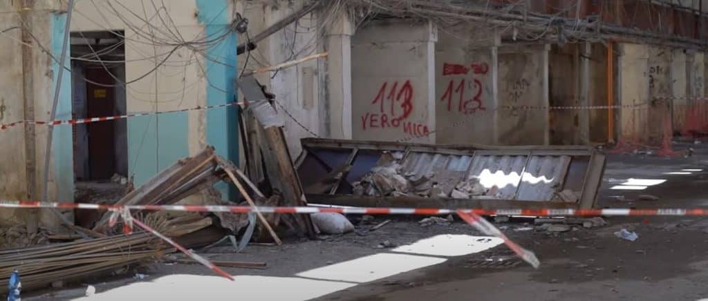 crollo scampia indagati omicidio plurimo lesioni colpose