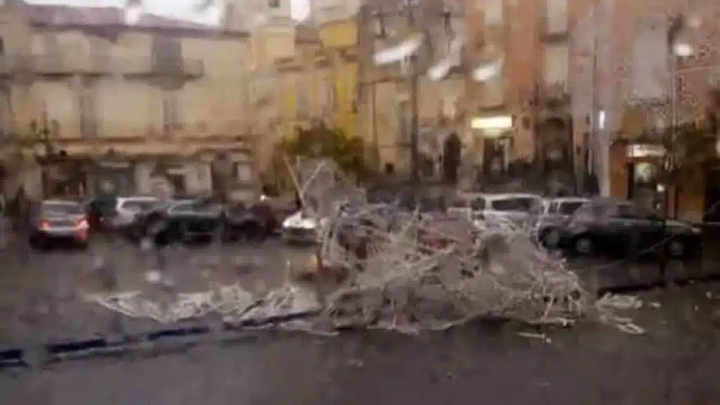 tromba aria crollo luminaria morto sessa aurunca processo