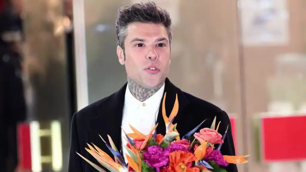 Fedez Sanremo 2025 occhi neri