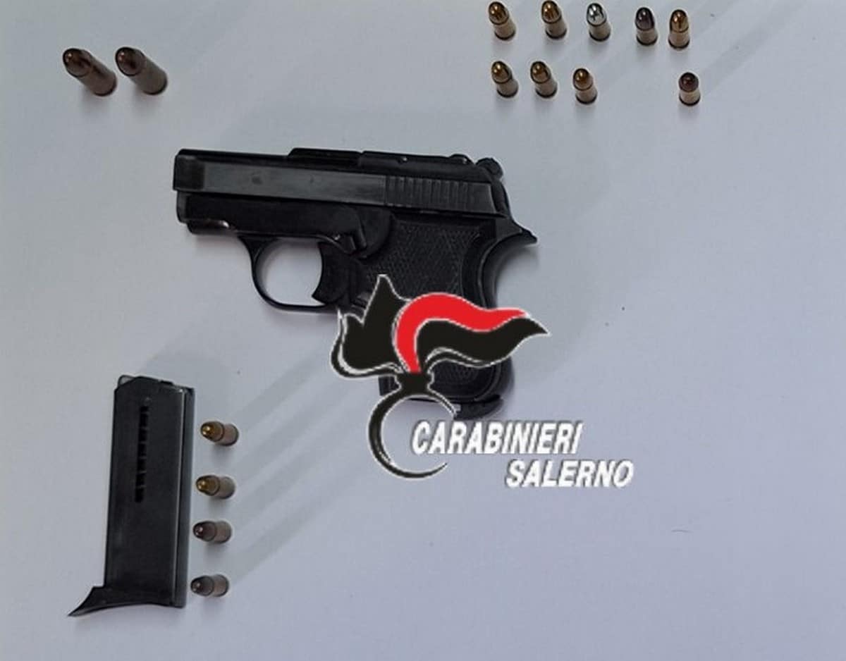 capaccio paestum arresto pistola 11 marzo