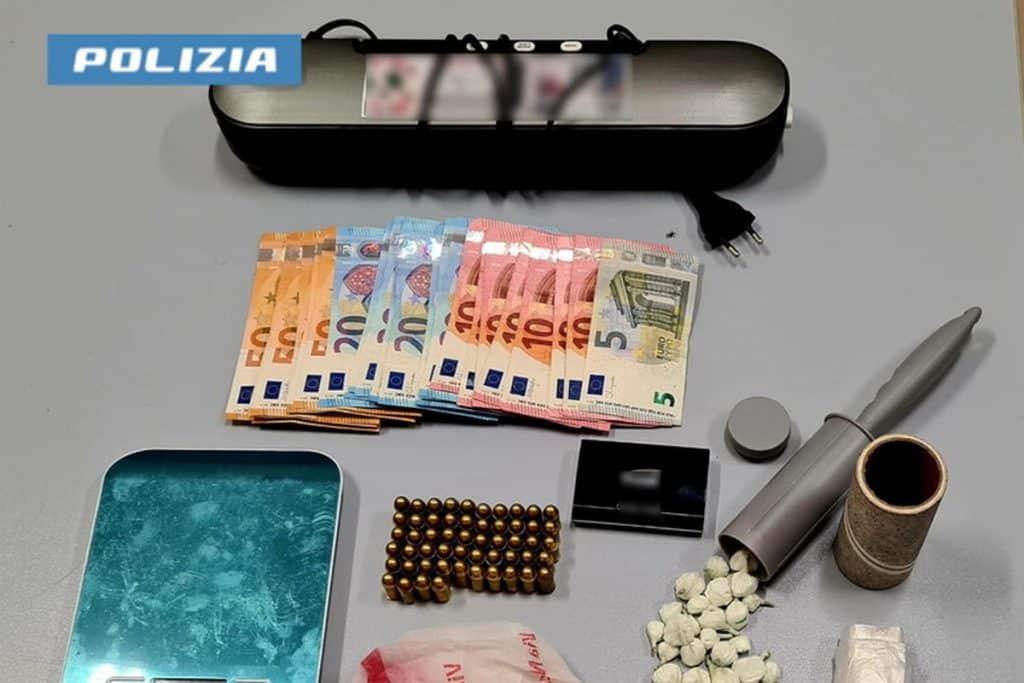 cocaina spazzola adesiva milano arrestato 16 marzo