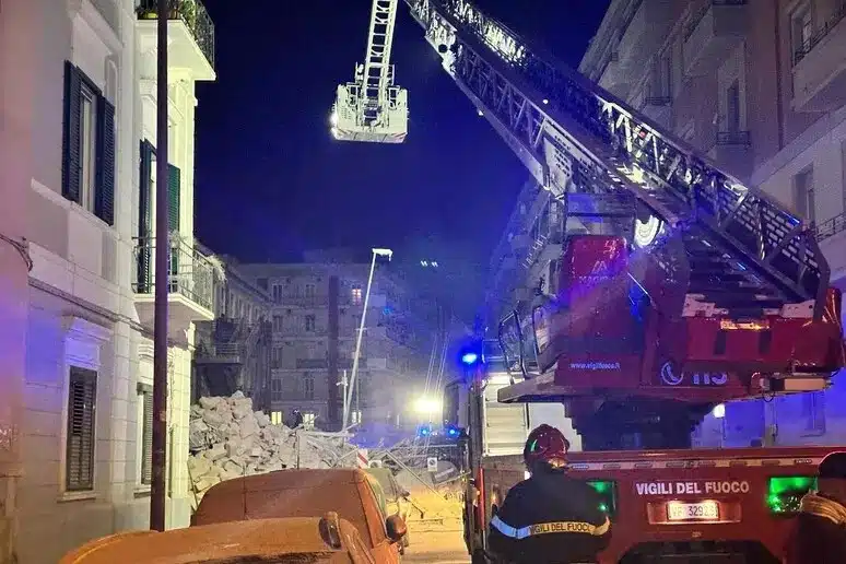 crollo palazzina Bari