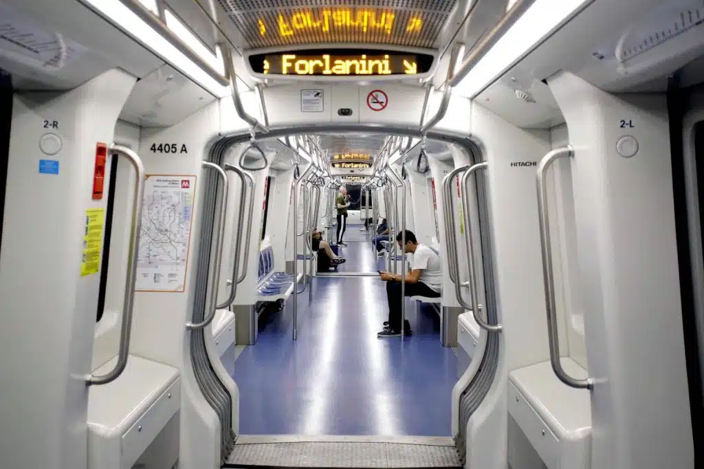 molestata metropolitana milano