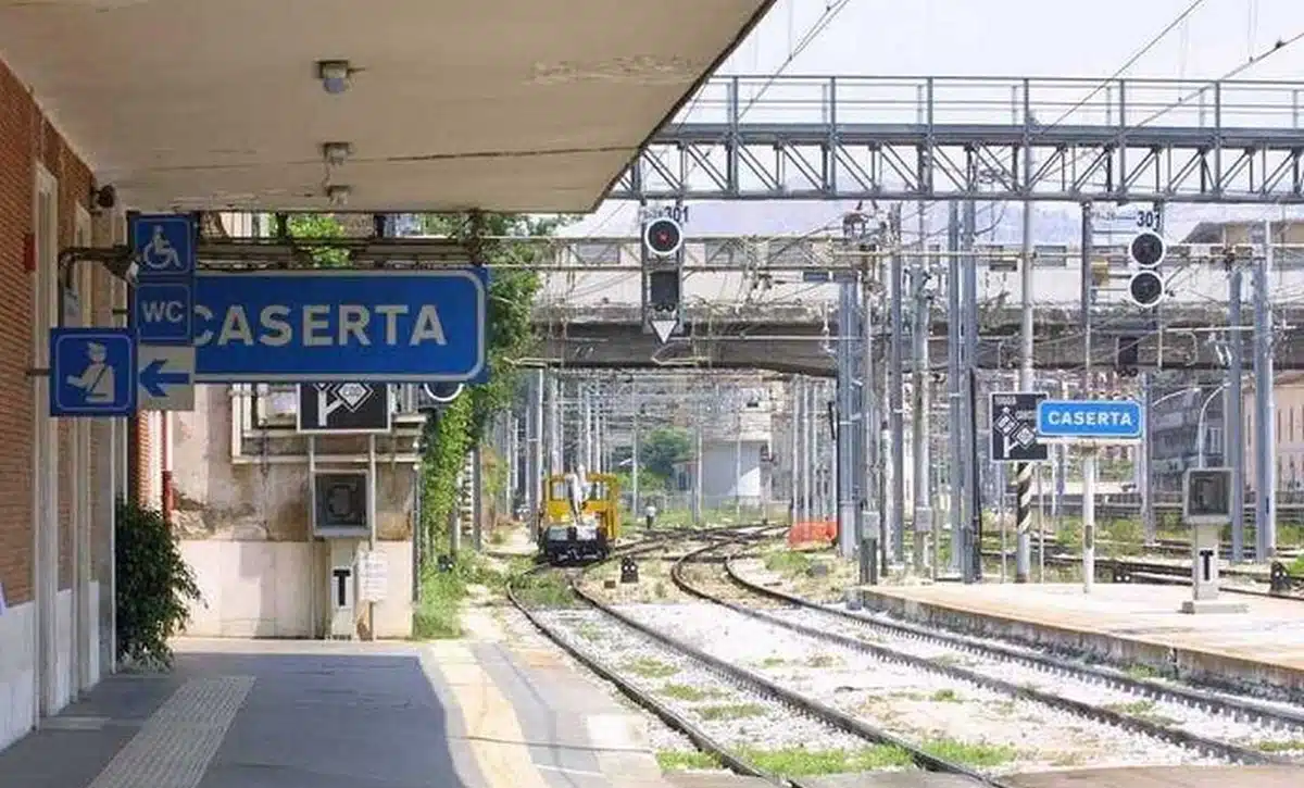 caserta arrestato ricercato furto 10 marzo