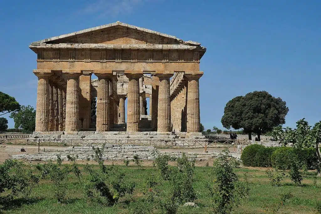Paestum e Velia, torna a giugno il servizio navetta gratuito tra i due siti archeologici