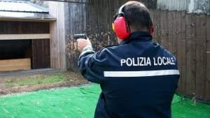battipaglia-la-giunta-comunale-dispone-la-dismissione-di-quindici-pistole-dei-vigili-urbani