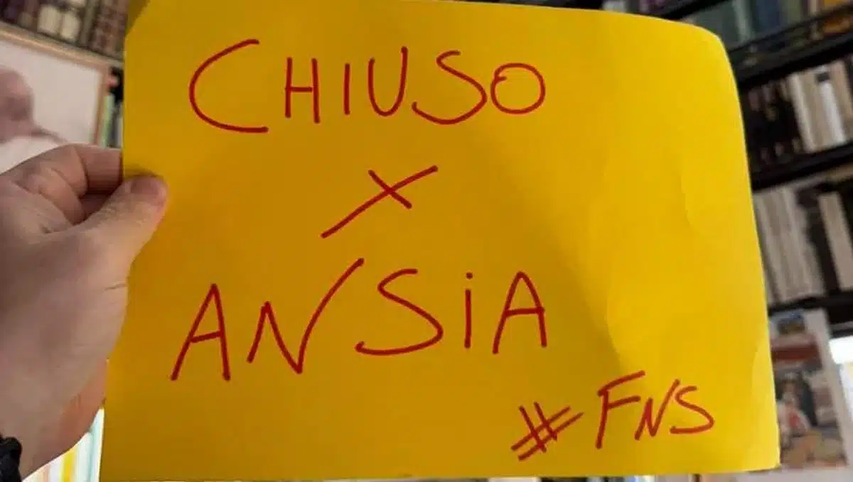 napoli libreria chiusa ansia