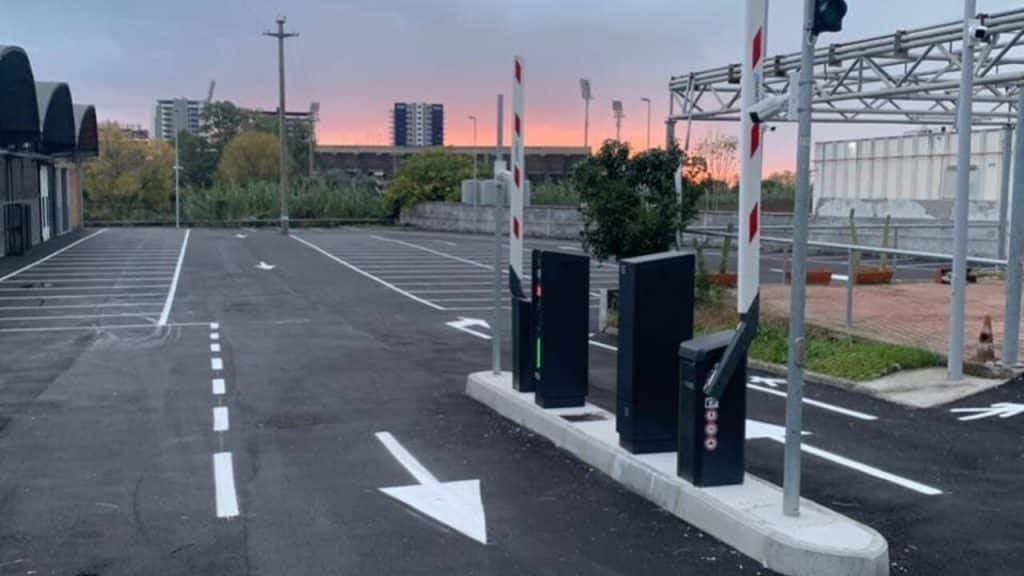 furto distributori automatici salerno 25 maggio 2025