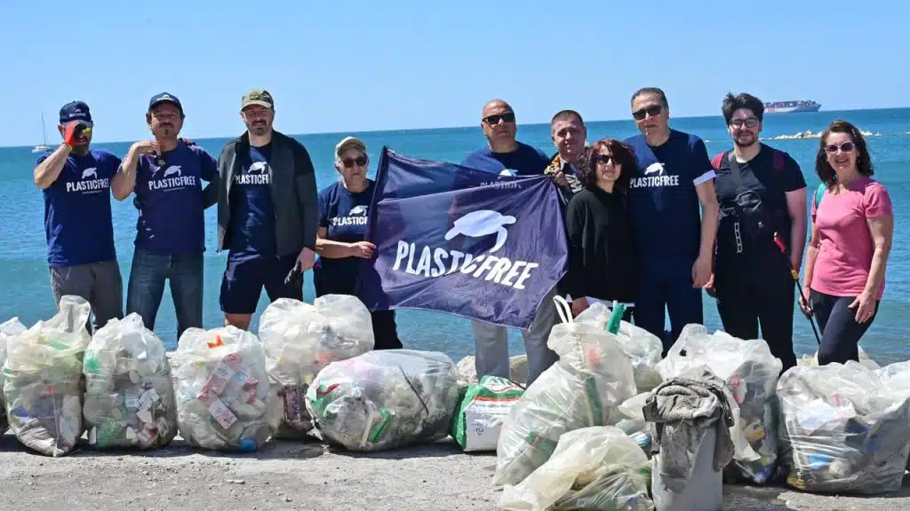 salerno ripulita foce fiume irno