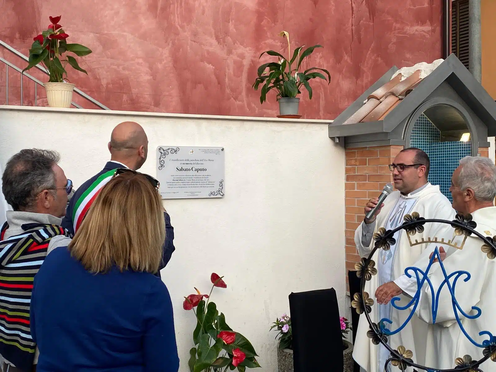 olevano sul tusciano omaggio sabatuccio caputo inaugurata panchina ave maria