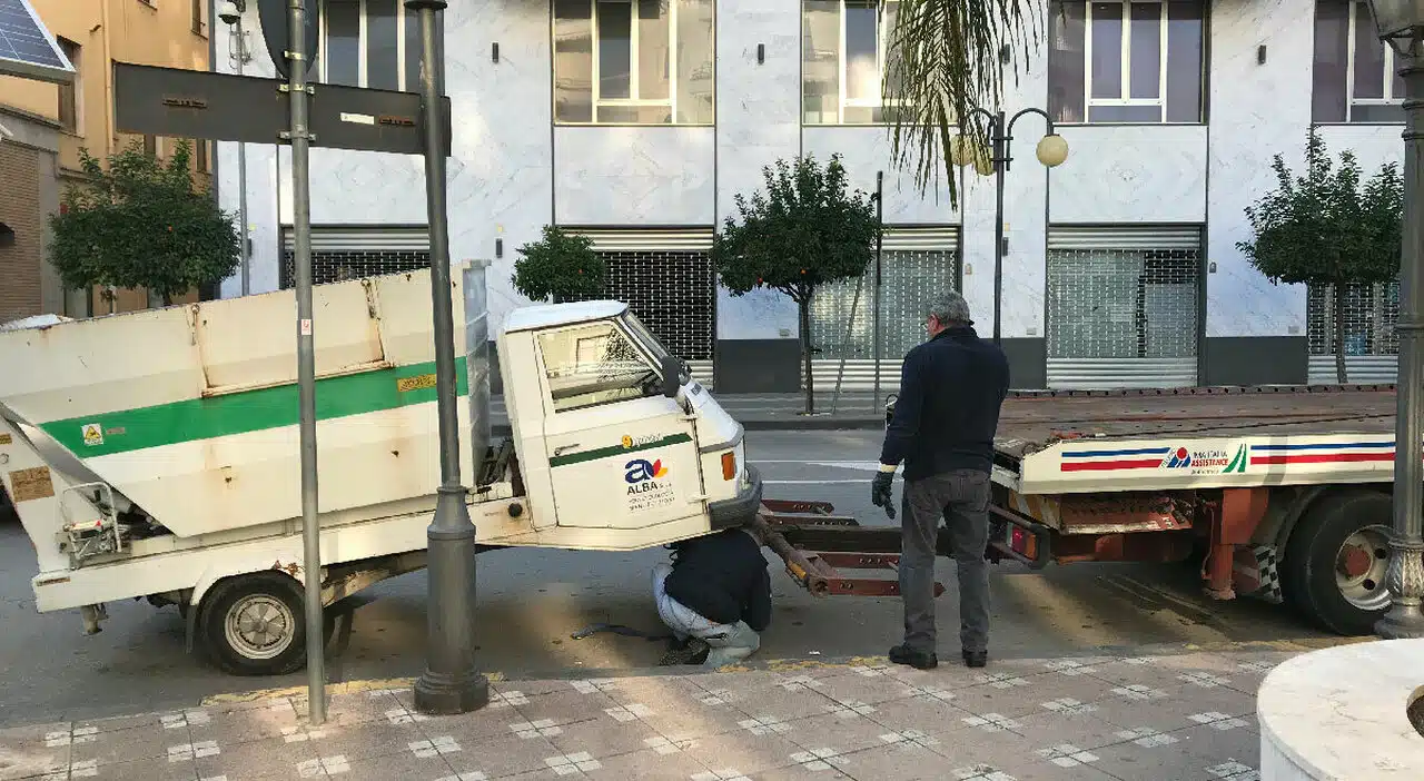 raccolta differenziata battipaglia nuovi autocarri alba