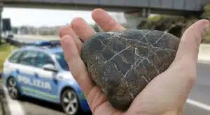 nocera inferiore sassi lanciati cavalcavia autostrada a3