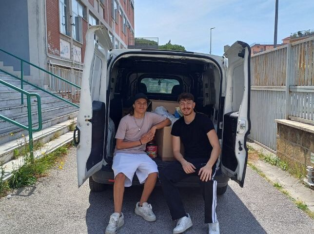 Solidarietà scuola Liceo Alfano I