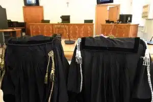 salerno truffa condannata avvocatessa
