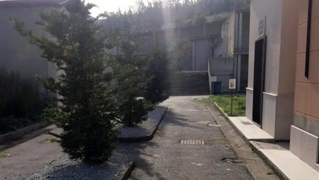 furto roccapiemonte cimitero 27 maggio