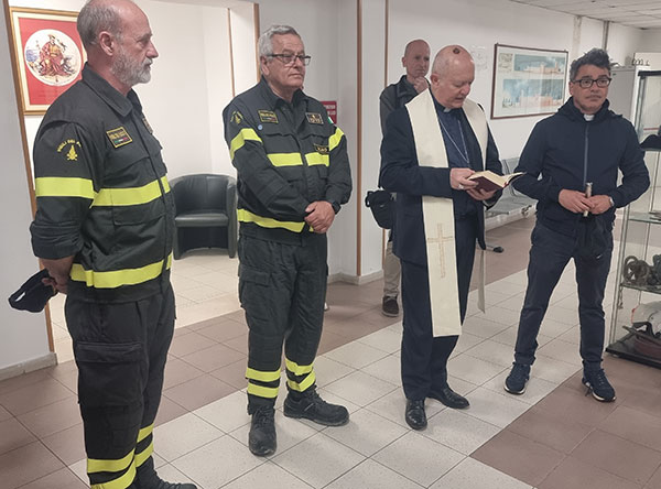 Visita Arcivescovo Salerno Vigili Fuoco