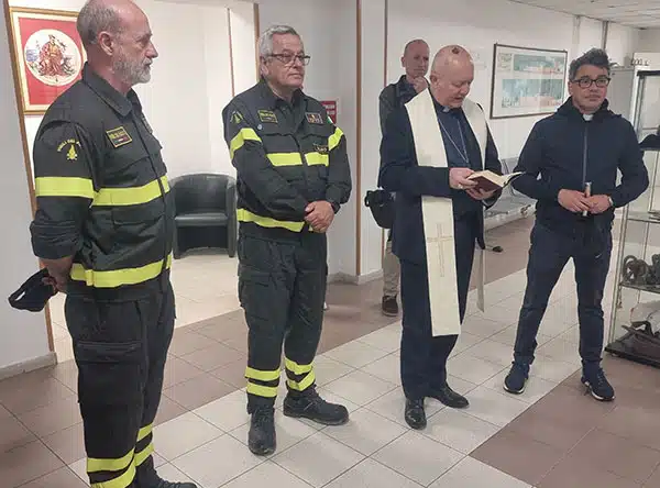 Visita Arcivescovo Salerno Vigili Fuoco