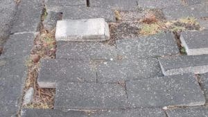 Pavimentazione sconnessa Piazza Casalbore