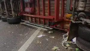 incidente-tir-scatolette-tonno-a2-campagna