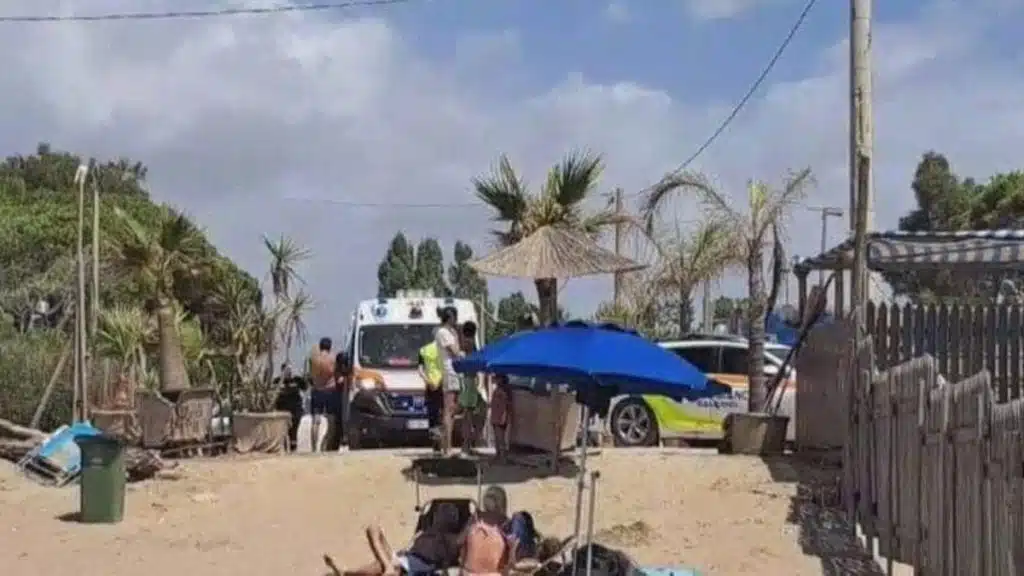 bambina scomparsa ritrovata spiaggia salerno