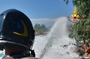 pontecagnano faiano incendio discarica abusiva Magazzeno