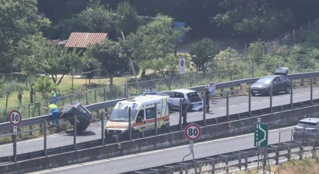 nocera inferiore tamponamento a3 oggi 14 giugno