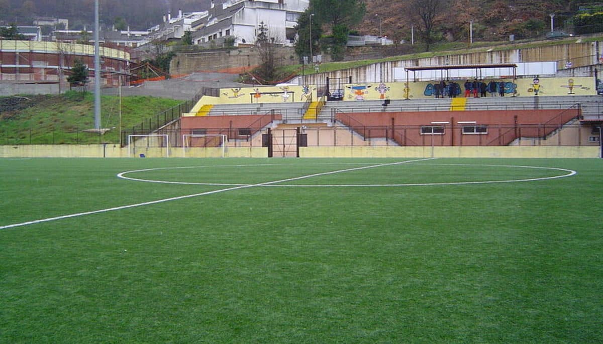 Pellezzano, riapre il campo sportivo: nuovo manto in erba sintetica e progetto per un polo calcistico integrato