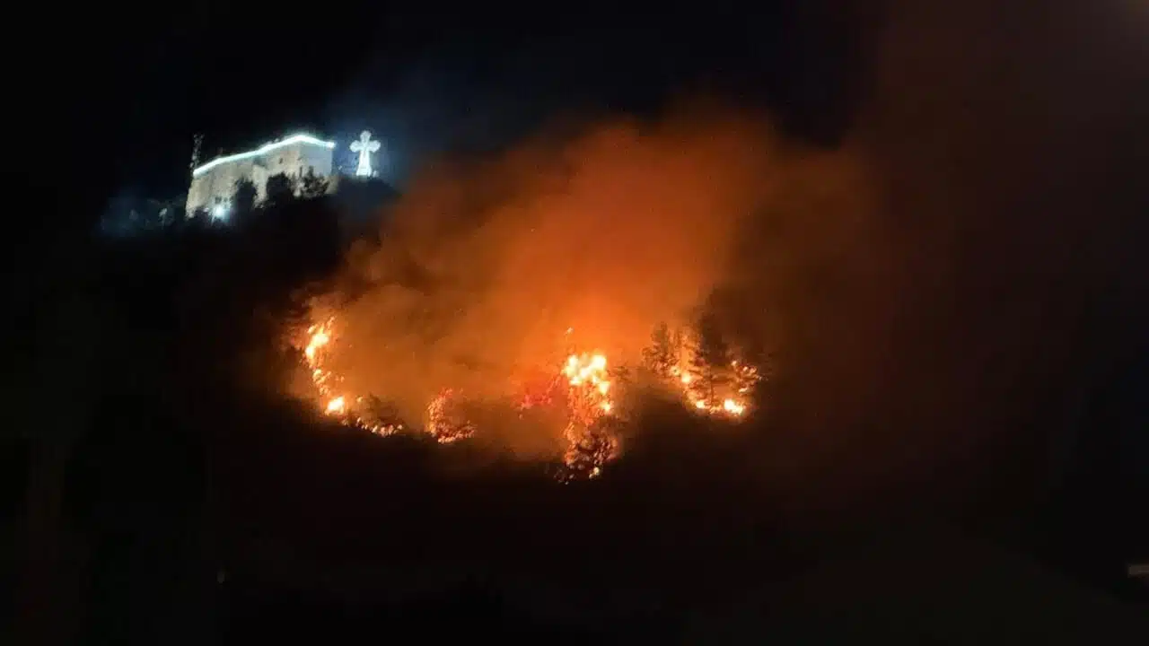 incendio cava de' tirreni fuochi artificio festa monte castello