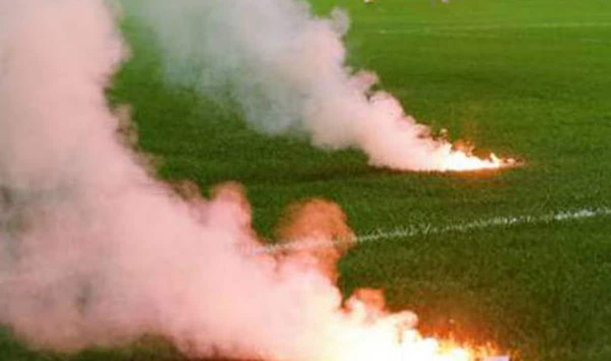 fumogeni lanciati curva arechi