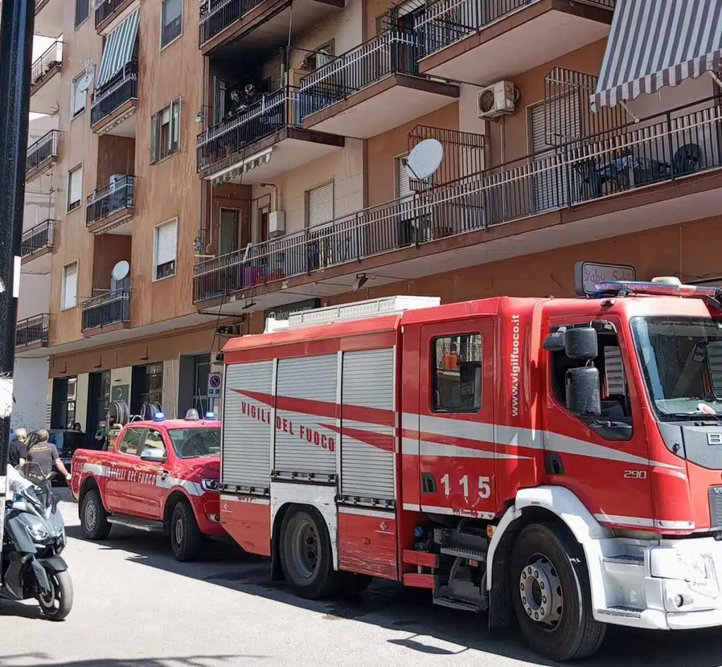 eboli-incendio-casa-4-giugno