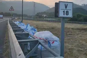 rifiuti speciali abbandonati salerno pontecagnano