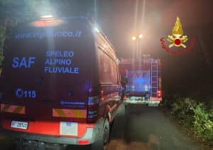 Calvanico salvata caduta dirupo