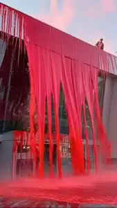 maximall pontecagnano vernice rossa incidente