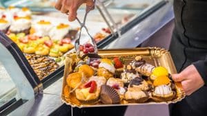 salerno morto pasticciere antonio beatrice oggi funerali