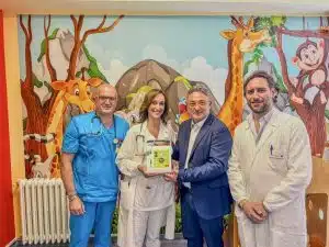 Sarno, nuovo defibrillatore in Pediatria: prosegue il progetto “Città Cardio Protetta”