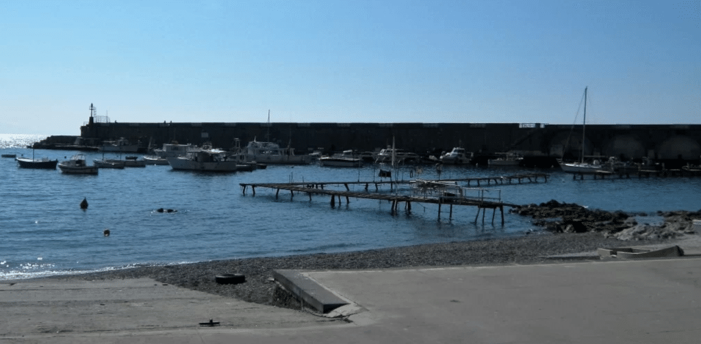 Amalfi yacht sovraffollato