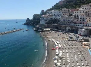 Atrani gestione spiaggia attrezzata