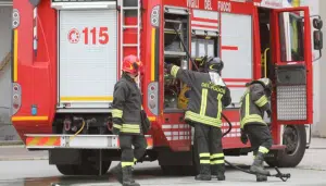 Auto fiamme Nocera Superiore