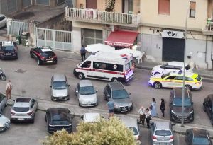 Spari a Torrione, uomo ferito alla gamba: indagini in corso