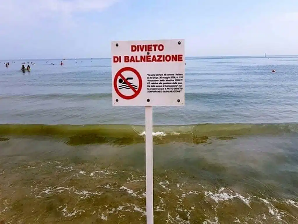 divieto balneazione battipaglia 11 giugno
