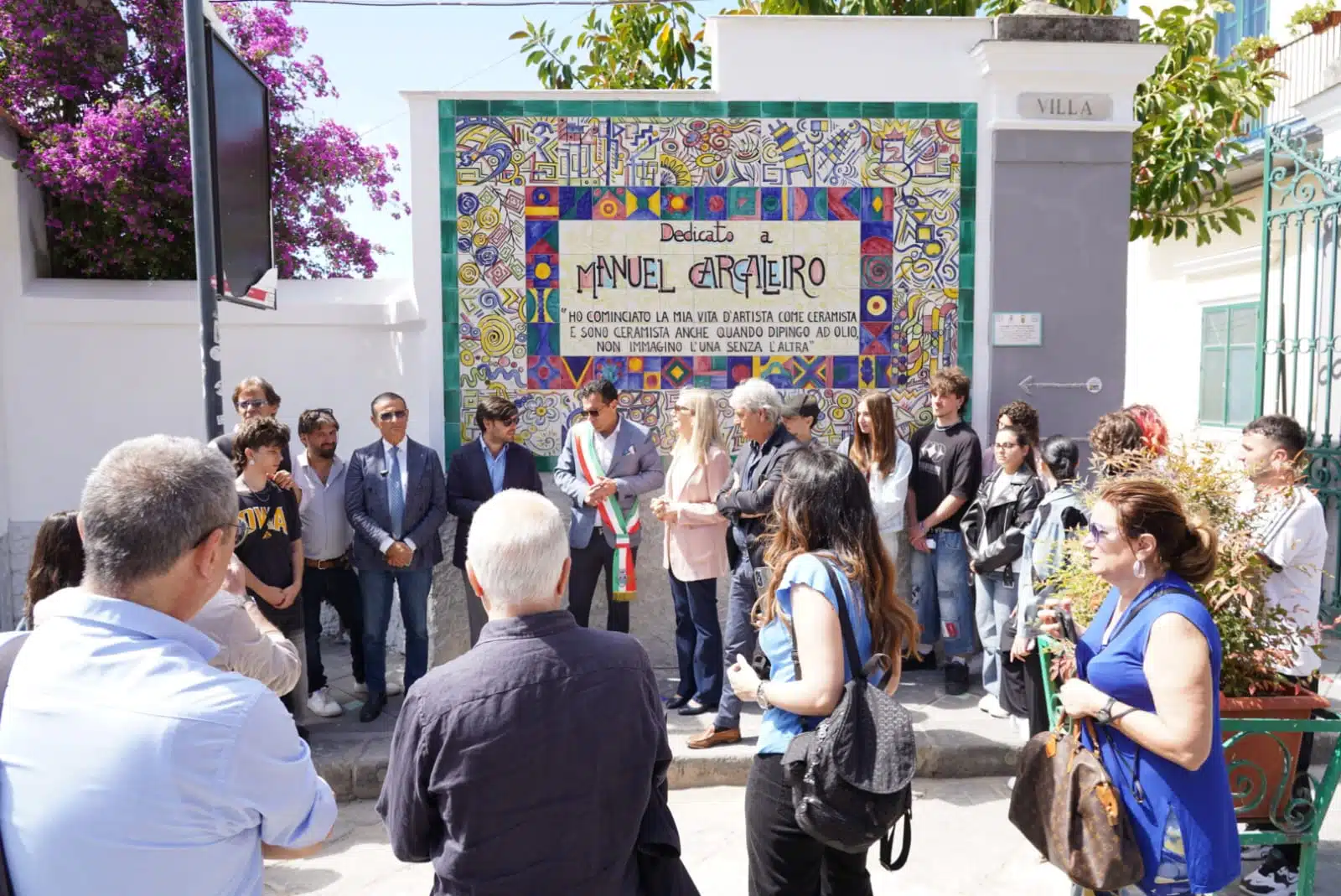 Omaggio a Manuel Cargaleiro: inaugurato un pannello in ceramica realizzato dagli studenti del Liceo Artistico "Sabatini - Menna" di Salerno
