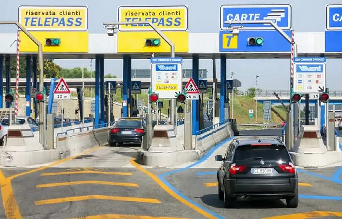 a3 napoli-salerno bloccati pagamenti carta pedaggio