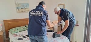 Donne costrette a prostituirsi nelle case chiuse: 4 arresti, blitz anche a Salerno